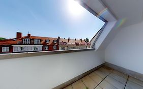 Spacious 4 Bedroom Apartment Near City Center